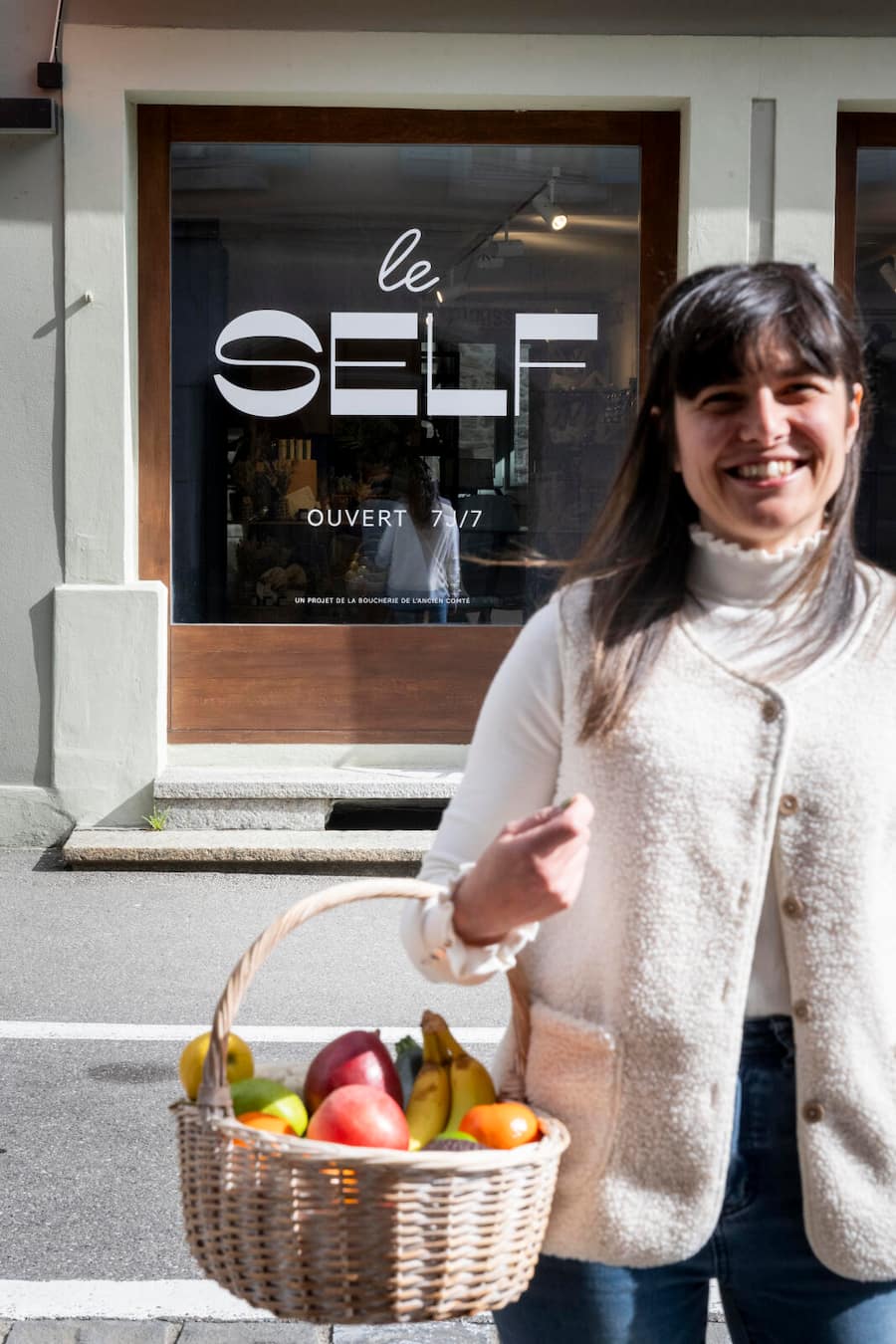 "Le Self" self -service à Bulle avec des produits régionaux.La gérante Sylviane Pasquier. partenariat avec léguriviera