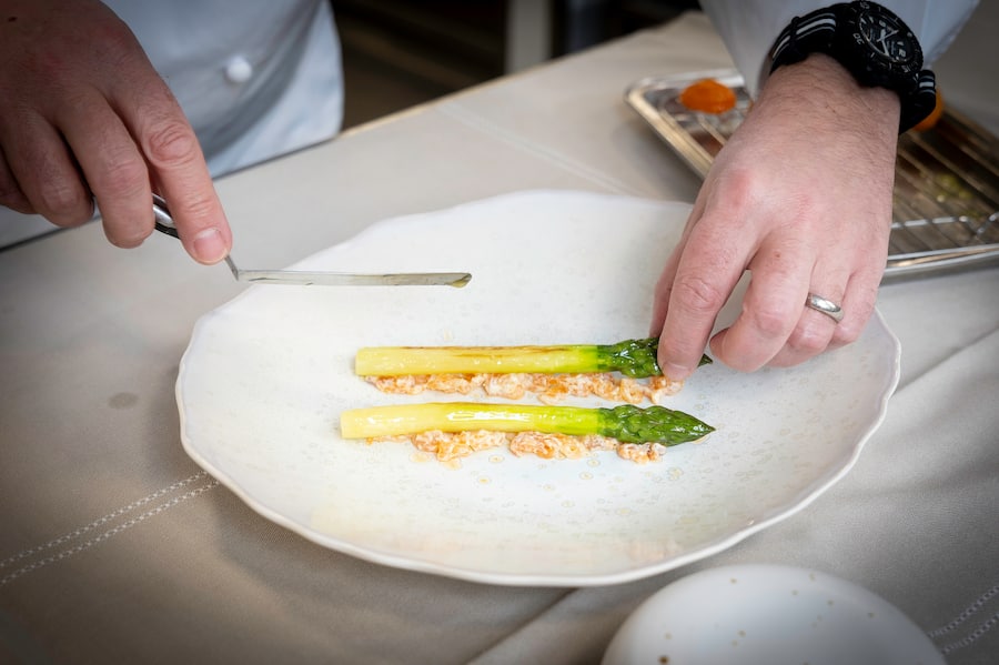 Stéphane Décotterd Glion asperge de Saillon et truite fumée Léguriviera