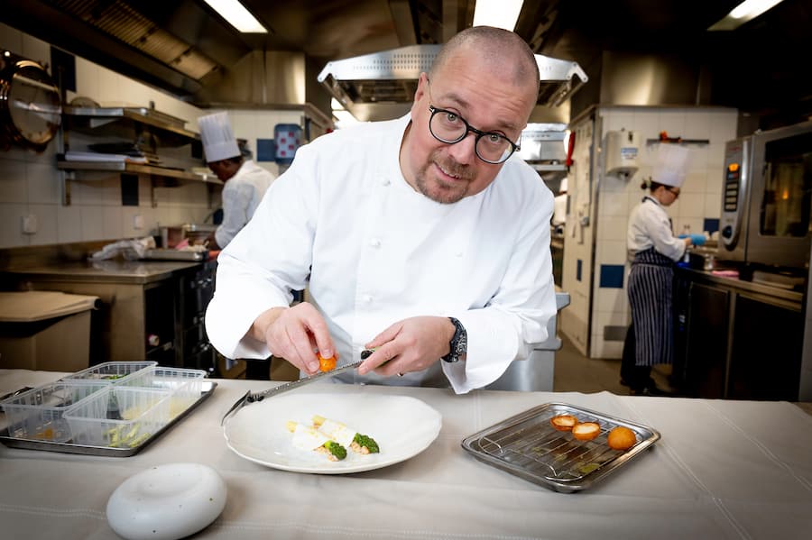 Stéphane Décotterd Glion asperge de Saillon et truite fumée Léguriviera