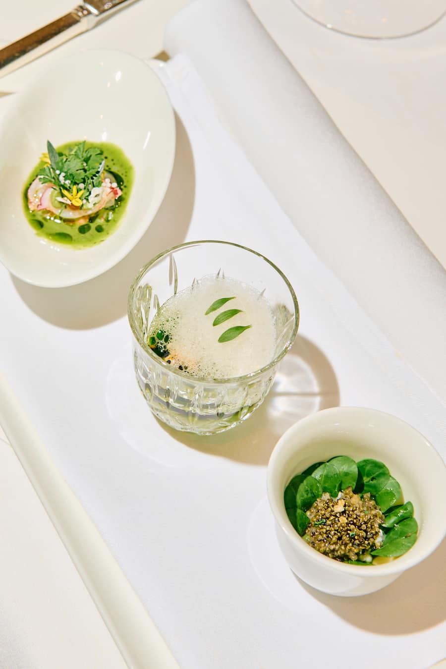 GMC Masterclass Peter Sisseck. Koch: Heiko Nieder. Gerichte: Hummer mit grünem Curry, Avocado & Kräutern - Auster mit Koriander, peperoni & Sesam - Nüssli Salat mit Ei und Kaviar des Feldes