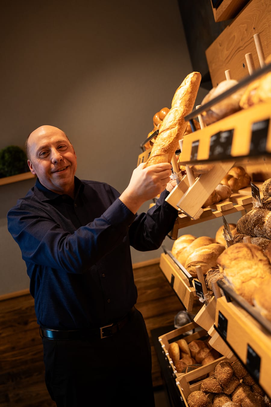 12.04.2025, Country Guide Zuerichsee, Bäckerei Wüst, Remo Wüst (photo by Remy Steiner for Gault Millau)