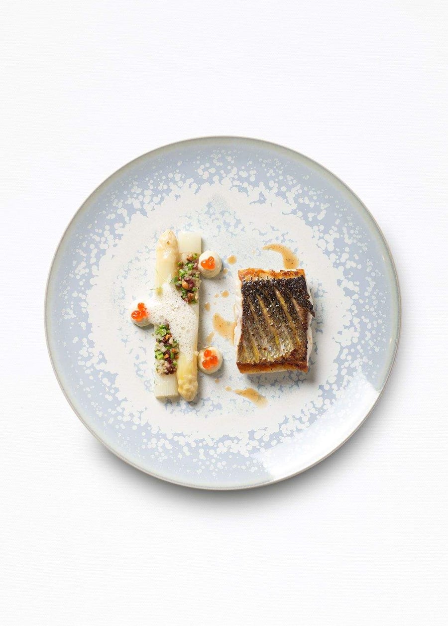 bar_de_ligne_croustillant_asperges_blanches_et_jabugo Christopher Coutanceau