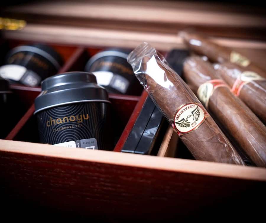 Certains thés de la gamme ont été spécialement développés pour accompagner les cigares dans les fumoirs des restaurants.