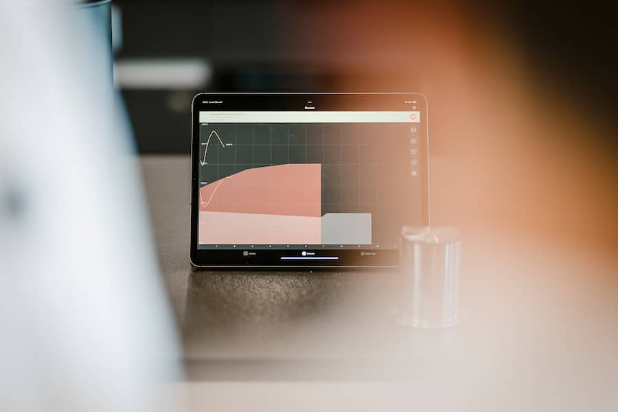 Chefs pictured during a Roasting recipes while the Gourmet Weeks event by Nespresso on 28 April 2025 in Romont. (© Gabriel Monnet)