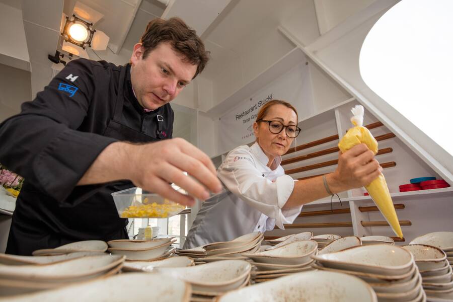 In der Küche des «Stucki» bei Tanja Grandits (r.) ist Marco Böhler der «Mann fürs Fleisch».