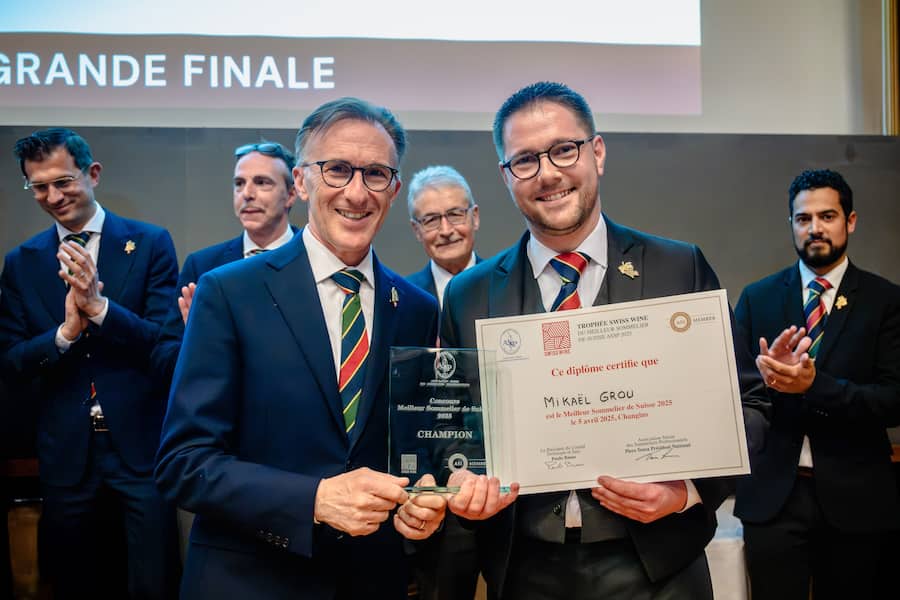 Meilleur sommelier de Suisse Mikaël Grou sommelier du Beau-Rivage à Genève
