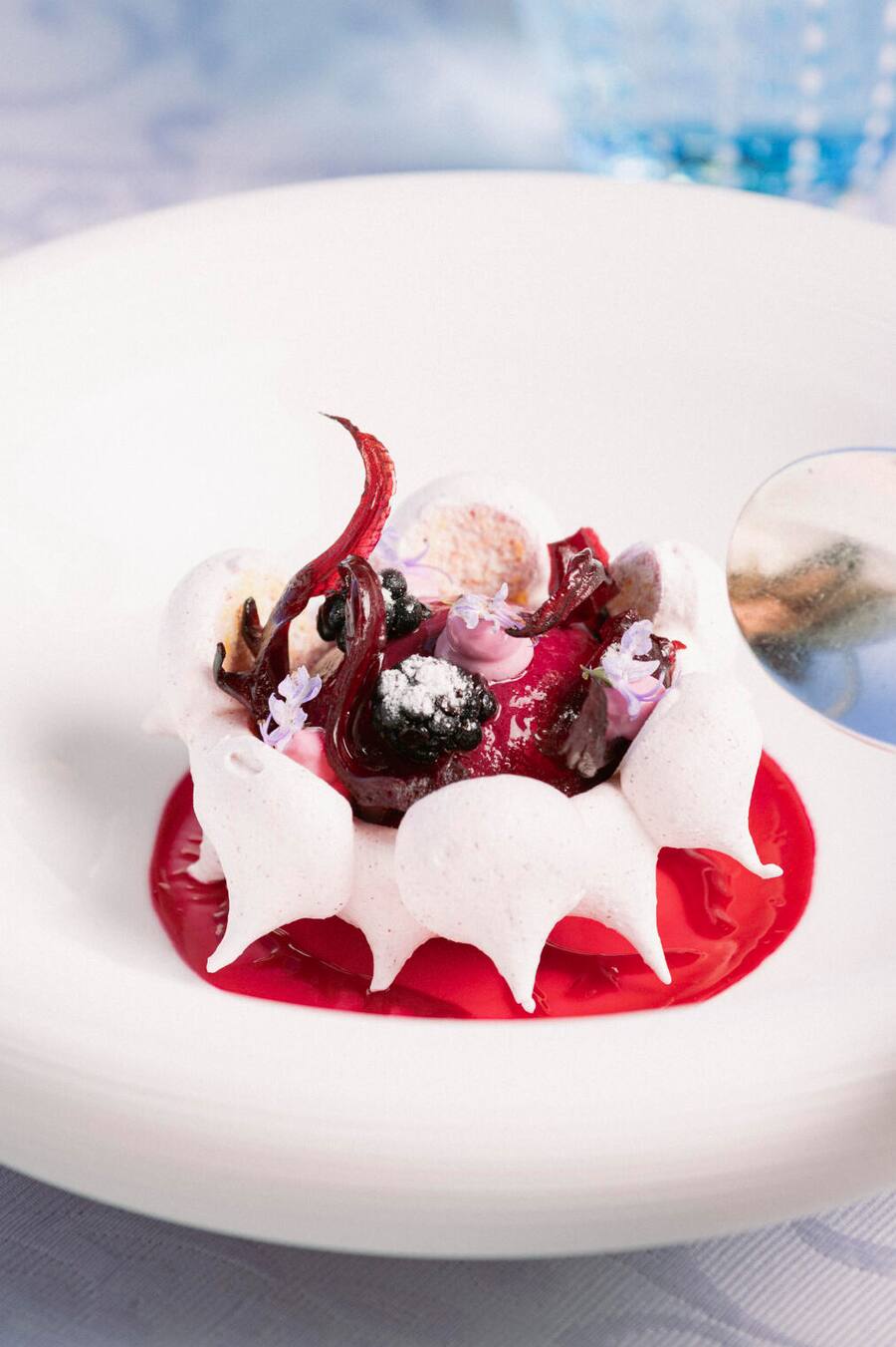 Meringue, Brombeere, Hibiskus