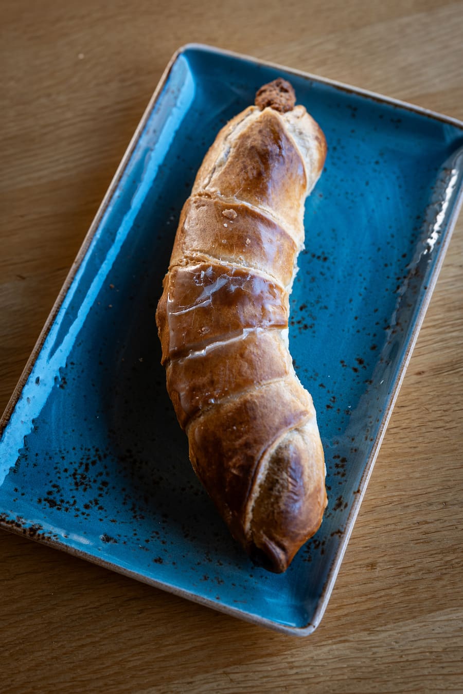 12.04.2025, Country Guide Zuerichsee, Bäckerei Wüst, Nussgipfel (photo by Remy Steiner for Gault Millau)