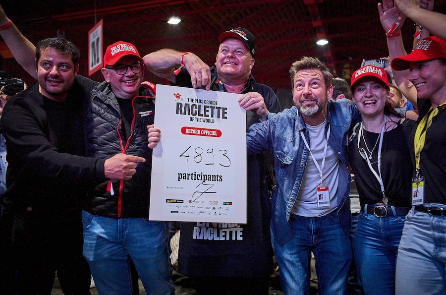 Martigny, le 5 avril 2025record mondial de la Raclette en présence de Eddy Baillifard ambassadeur du raclette AOP Valais © sedrik nemeth