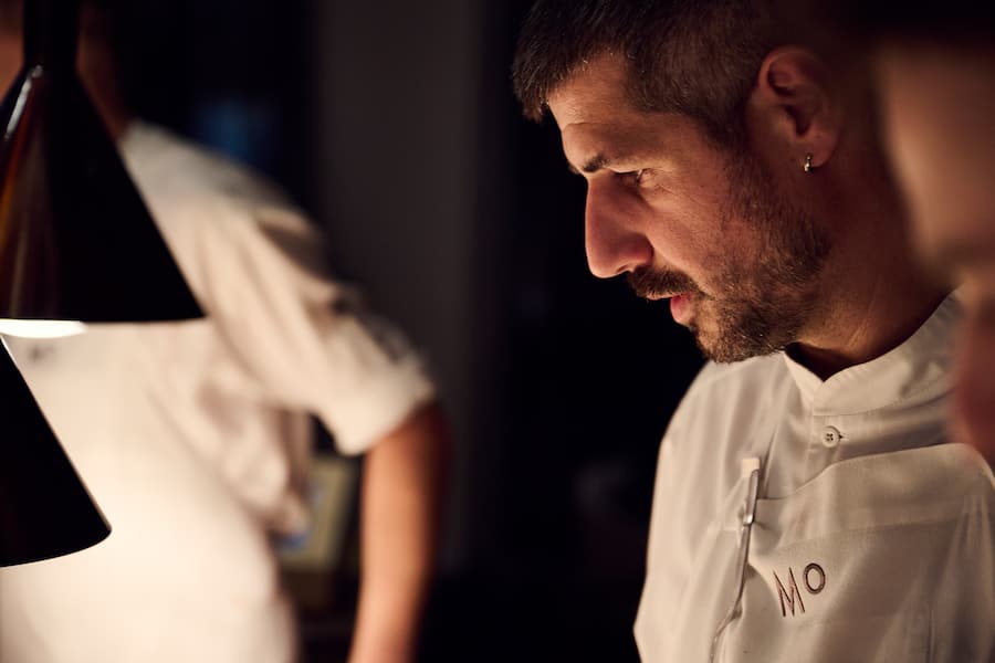 Sven Wassmer in der Küche