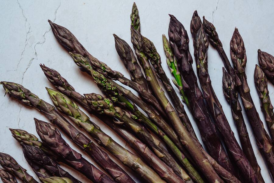 Spargel Violetta Italien - Jelmoli Food Market Zürich - April 2023 - Copyright Olivia Pulver