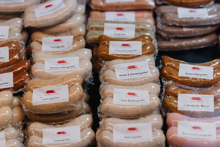 Bratwurstmanufaktur Stettler in Schüpfen, Metzgerei Stettler, Bergackerweg 1, 3054 Schüpfen, 14. Mai 2025, Copyright Roy Matter