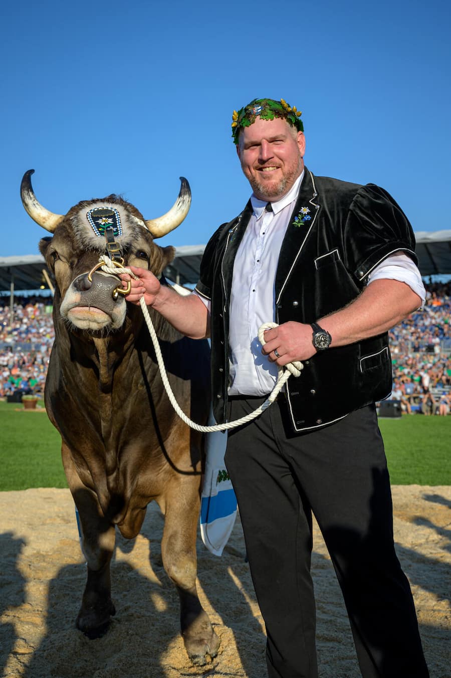 Das Eidgenössische Schwing- und Ãlplerfest - ESAF 2019 Zug Christian Stucki ist neuer Schwinger Koenig mit sieger Muni Kolin. Bild © Remo Naegeli  Eidgenössisches Schwing- und Ãlplerfest, ESAF, Zug 2019 - © Remo Naegeli
