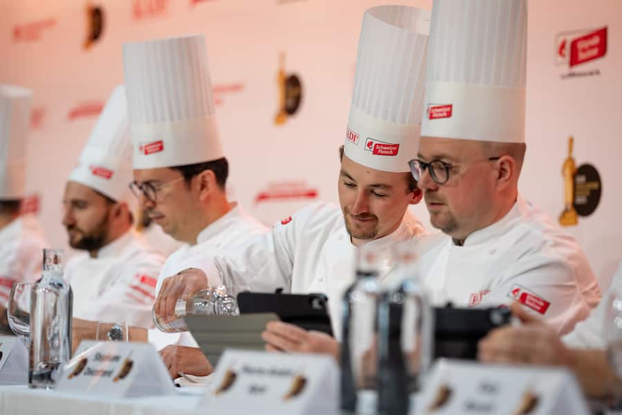 Shaun Rollier - Goldener Koch 2025 Finale - Kursaal Bern - Finalisten: Mirco Kristal, Elodie Schenk, Urs Koller, Joao Coelho, Olivier Hofer - Februar 2025 - Copyright Olivia Pulver