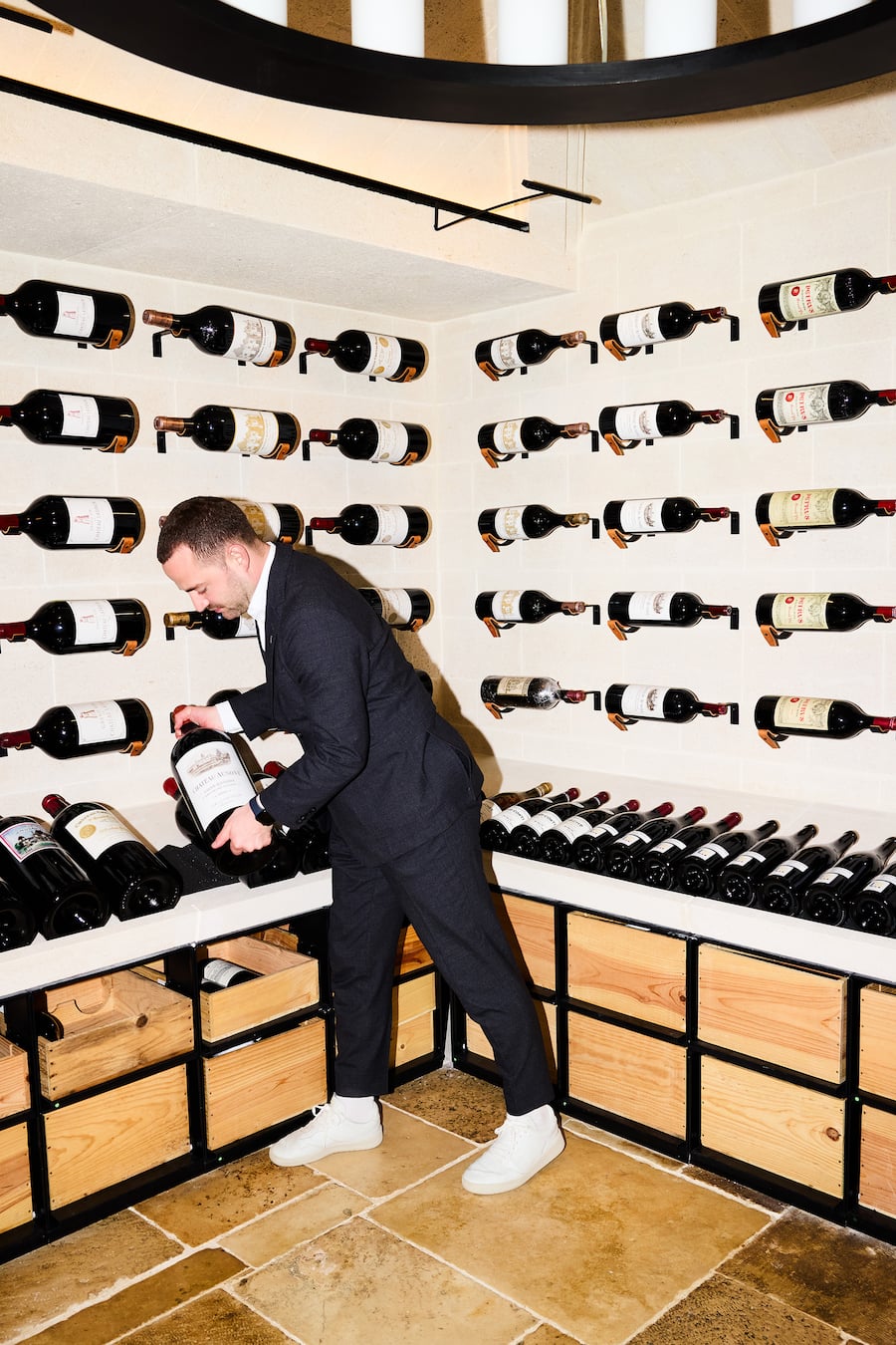 Loris Lenzo Einstein Weinkeller