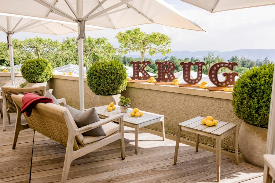 2023: Krug x Lemon ist in diesem Sommer in der Krug Lounge des Fünf-Sterne-Hauses The Dolder Grand vertreten, wo Chefkoch Heiko Nieder seine fruchtig-frischen Kreationen rund um die Zitrone präsentiert