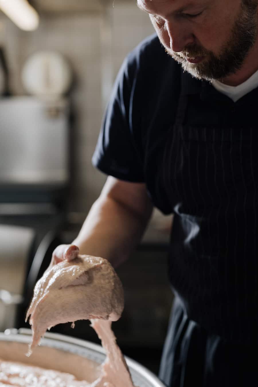 Martin Stettler, Bratwurstmanufaktur Stettler in Schüpfen, Metzgerei Stettler, Bergackerweg 1, 3054 Schüpfen, 14. Mai 2025, Copyright Roy Matter