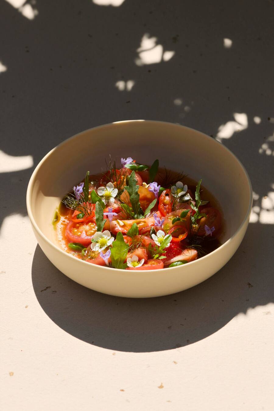 Tomatem-Erdbeer-Salat