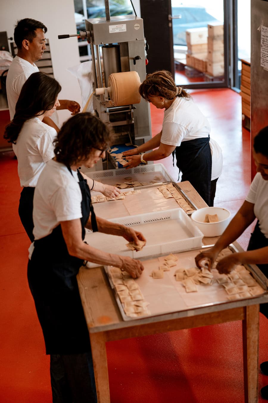 18.07.2025, Zürich, Fontana Ravioli, Patrizia und Olivia Fontona (photo by Rémy Steiner for Gault Millau)