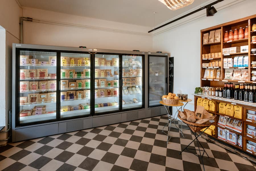 18.07.2025, Zürich, Fontana Ravioli, Patrizia und Olivia Fontona (photo by Rémy Steiner for Gault Millau)