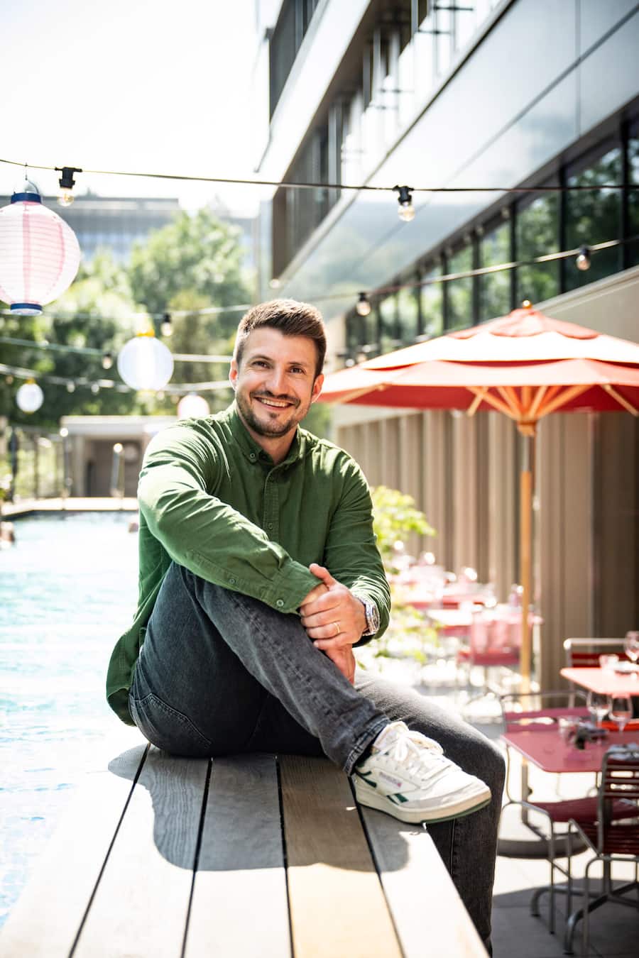 GMC 2025 - 25 Hours Hotel Zürich West eröffnet Pool, Spritz-Bar und neues Konzept Ribelli