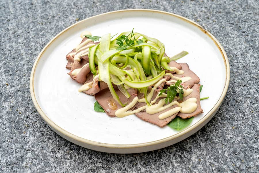 Grotto della Salute, Massagno, Carpaccio di fegato con asparagi e salsa all'uovo e senape