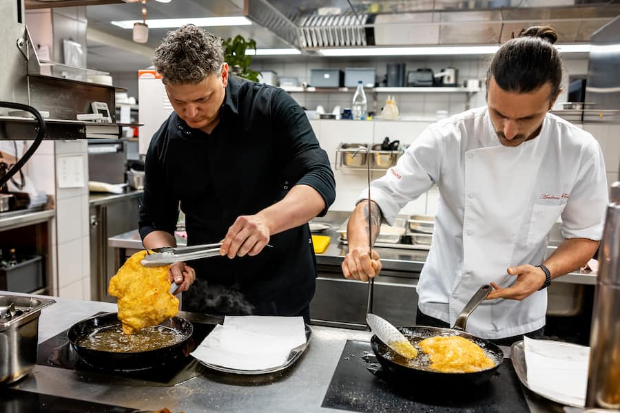 13.06.2025, Vals GR, Restaurant Red, Matthias Schmidberger und Andrea Perrotti (photo by Remy Steiner for Gault Millau)