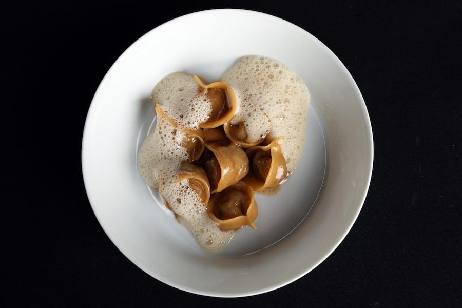 Schmorbraten-Tortellini, gefüllt mit Kalbsschulter und Kalbsbacke