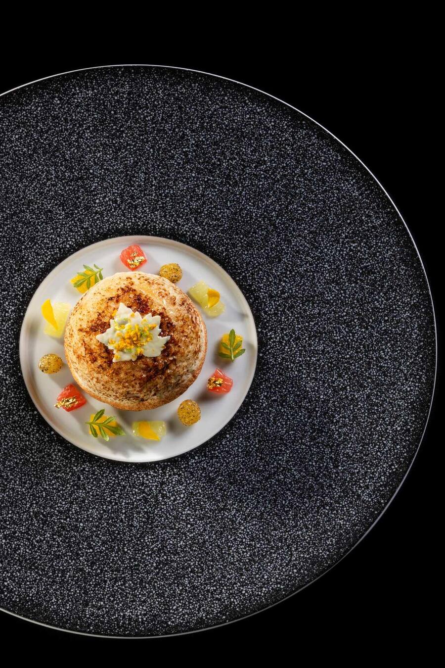 Souffle aux agrumes, Château Lafaurie-Peyraguey, Lalique Hotel, Bommes, FRA