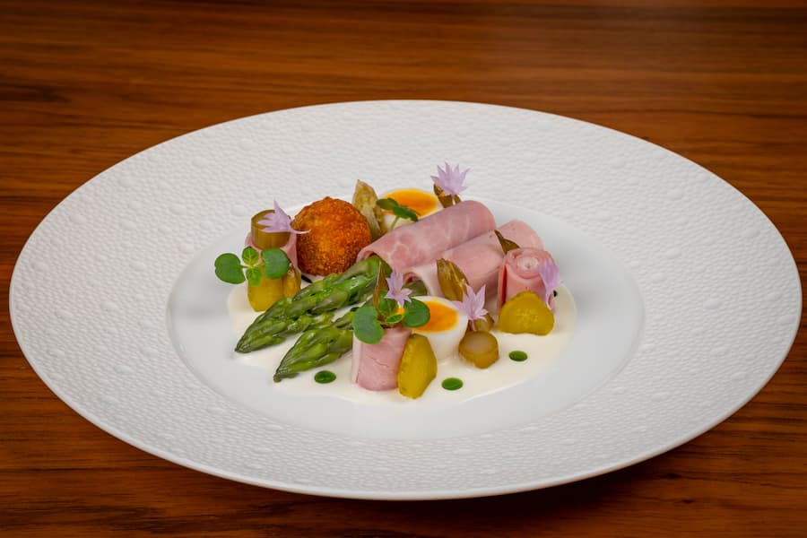 "Vo Hie"-Stefan Beer, Radius, Victoria Jungfrau, Interlaken, BE