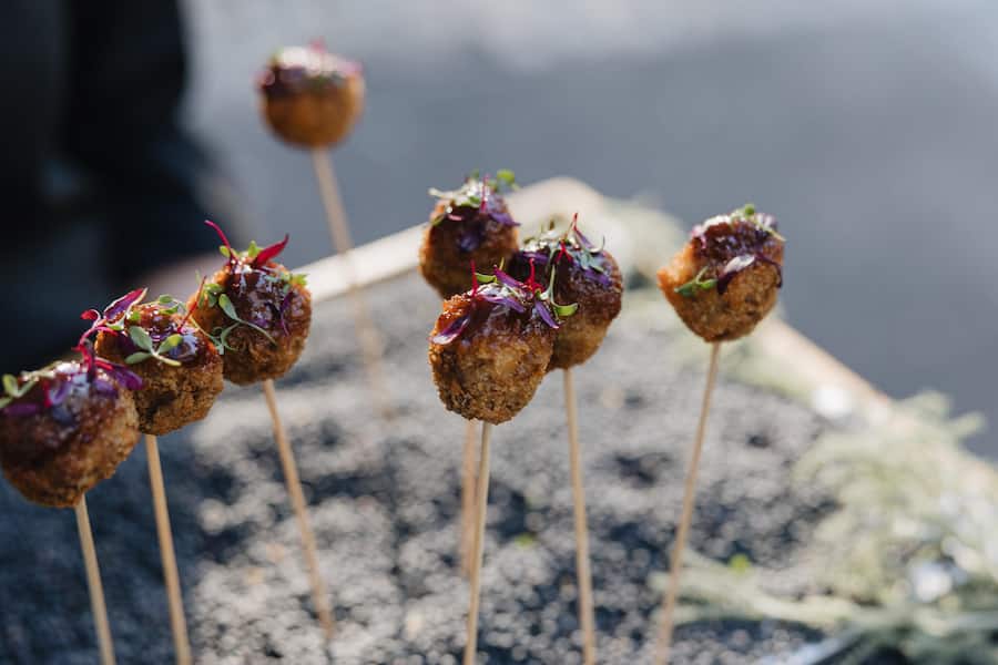 Bunter Reigen von kleinen Genüssen,Fourhander Schlaschek & Hunziker for UBS, Château Attisholz, Attisholzstrasse 3, 4533 Riedholz, 18. Juni 2025, Copyright Roy Matter