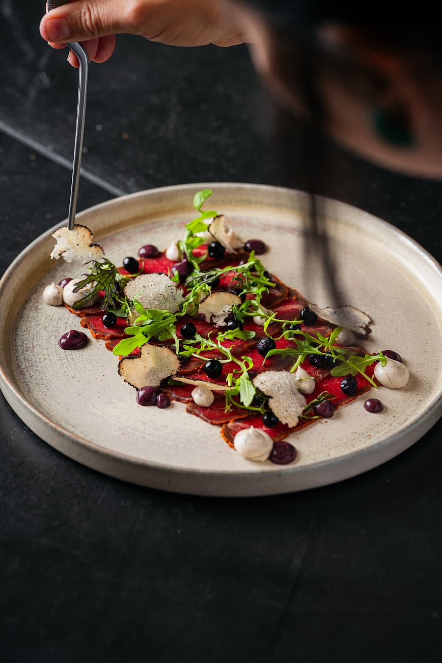 GAULTMILLAU-CHANNEL-GENEVE-FISKEBAR-HOTEL-DE-LA-PAIX