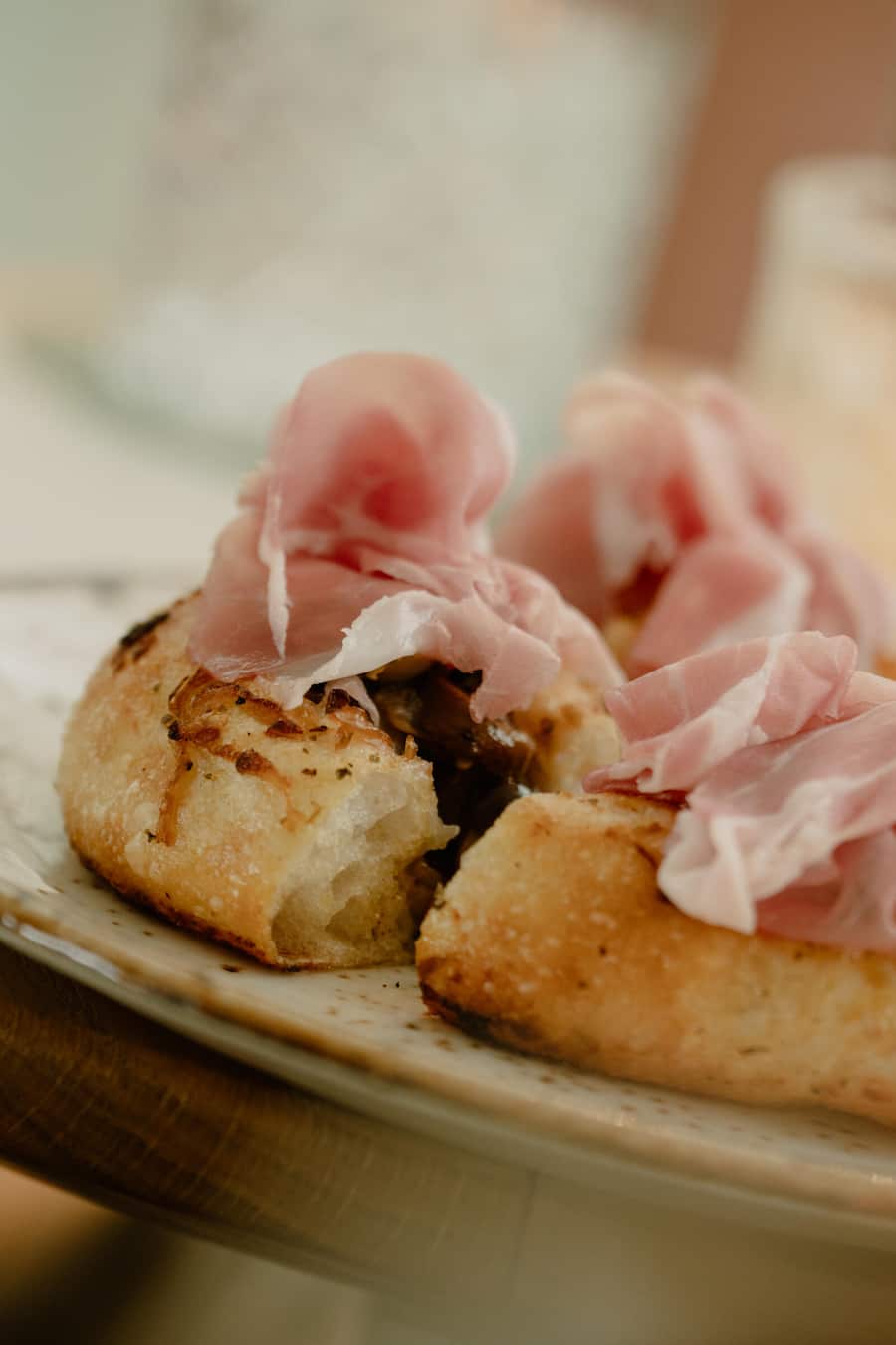 Hotel Alex, Luigi De Gregorio 2025