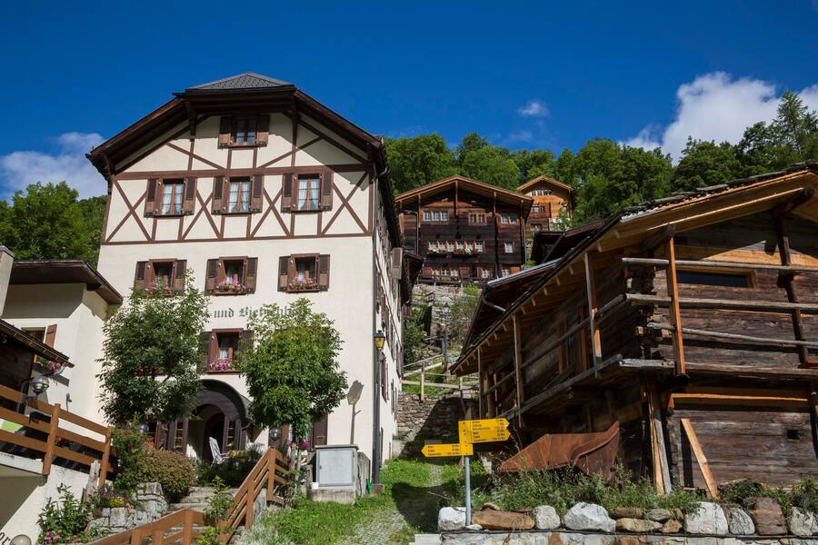 Aussenansicht Sommer Hotel Nest- und Bietschhorn Blatten, 16.2.2017 © Kurt Reichenbach