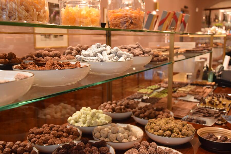 Knut Schwander au magasin Blondel à Cheng Du en Chine