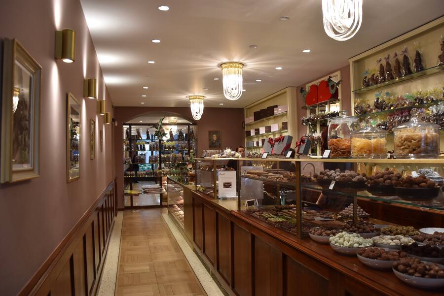 Knut Schwander au magasin Blondel à Cheng Du en Chine