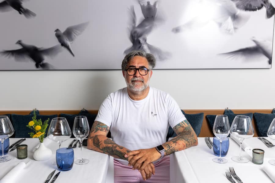 Bio-Cuisine-Koch Giovanni Melis in der Taube, Zug Fotografiert am 17.06.2025 Koch Giovanni Melis