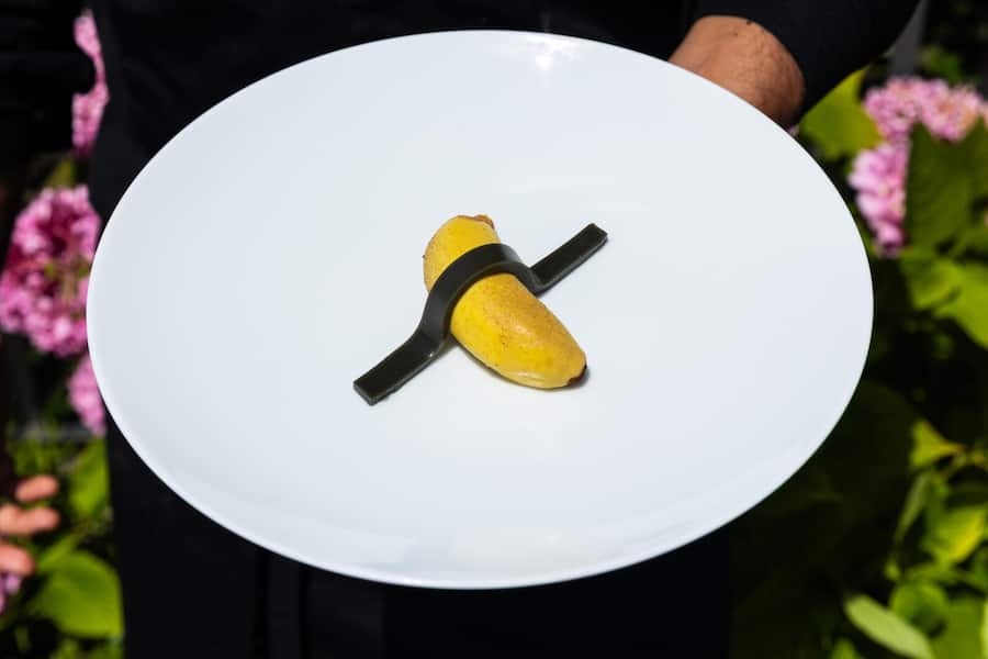 Bio-Cuisine-Koch Giovanni Melis in der Taube, Zug Fotografiert am 17.06.2025 Dessert?