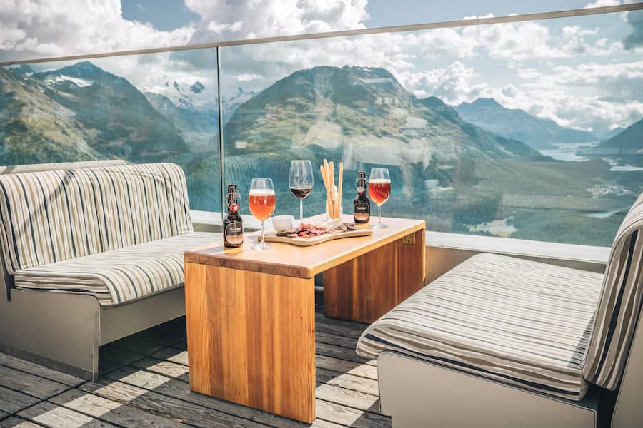 Muottas Muragl restaurant avec vue aux Grisons