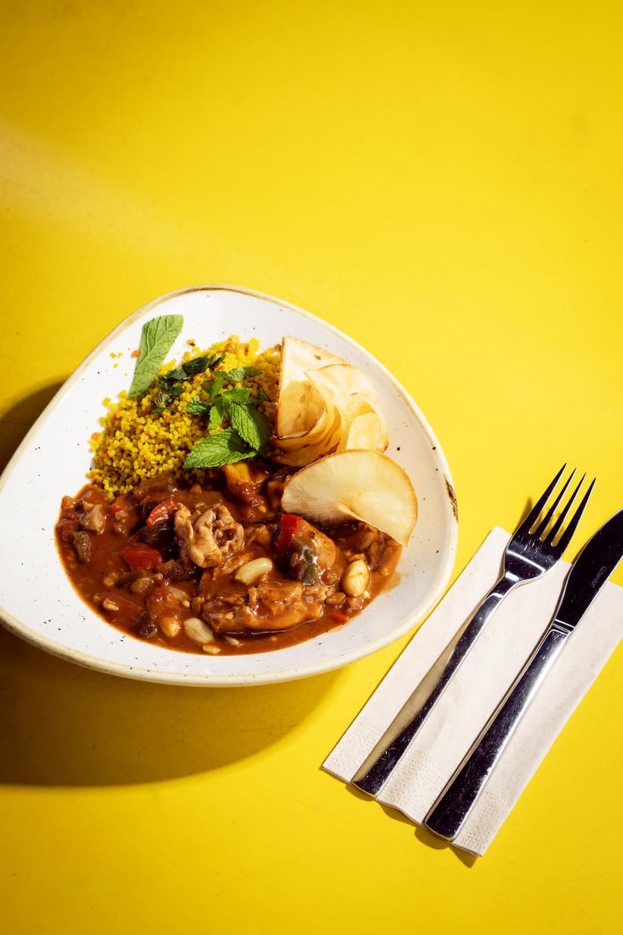 GM_Böni tranchiert_Zoo Zürich_Afrikanisches Erdnuss-Peperoni-Poulet mit Pfefferminz-Zitronen-Couscous