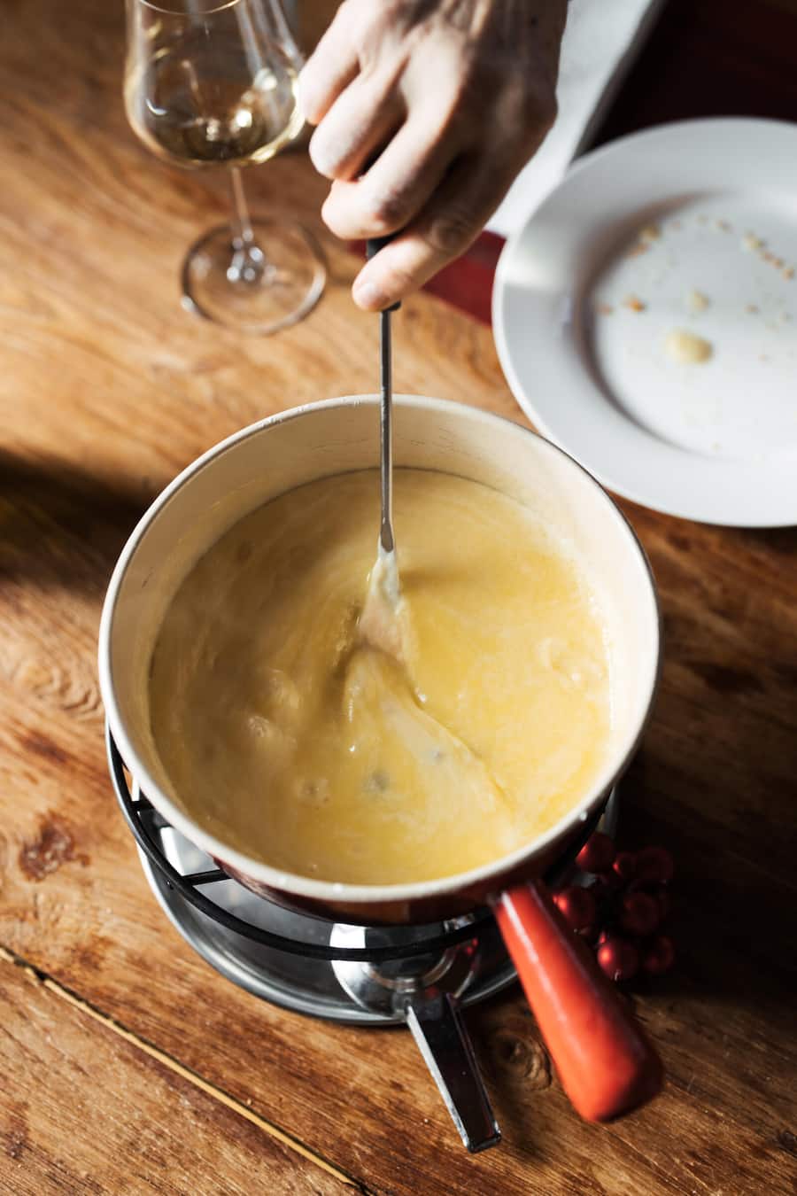 Boeni tranchiert: Fondue von Rolf Beeler, Maître Fromager - Mellingen - November 2023 - Copyright Olivia Pulver