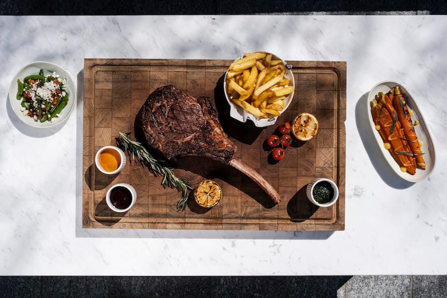 Der Star im «Oak»-Angebot: Das mächtige Tomahawk-Steak.