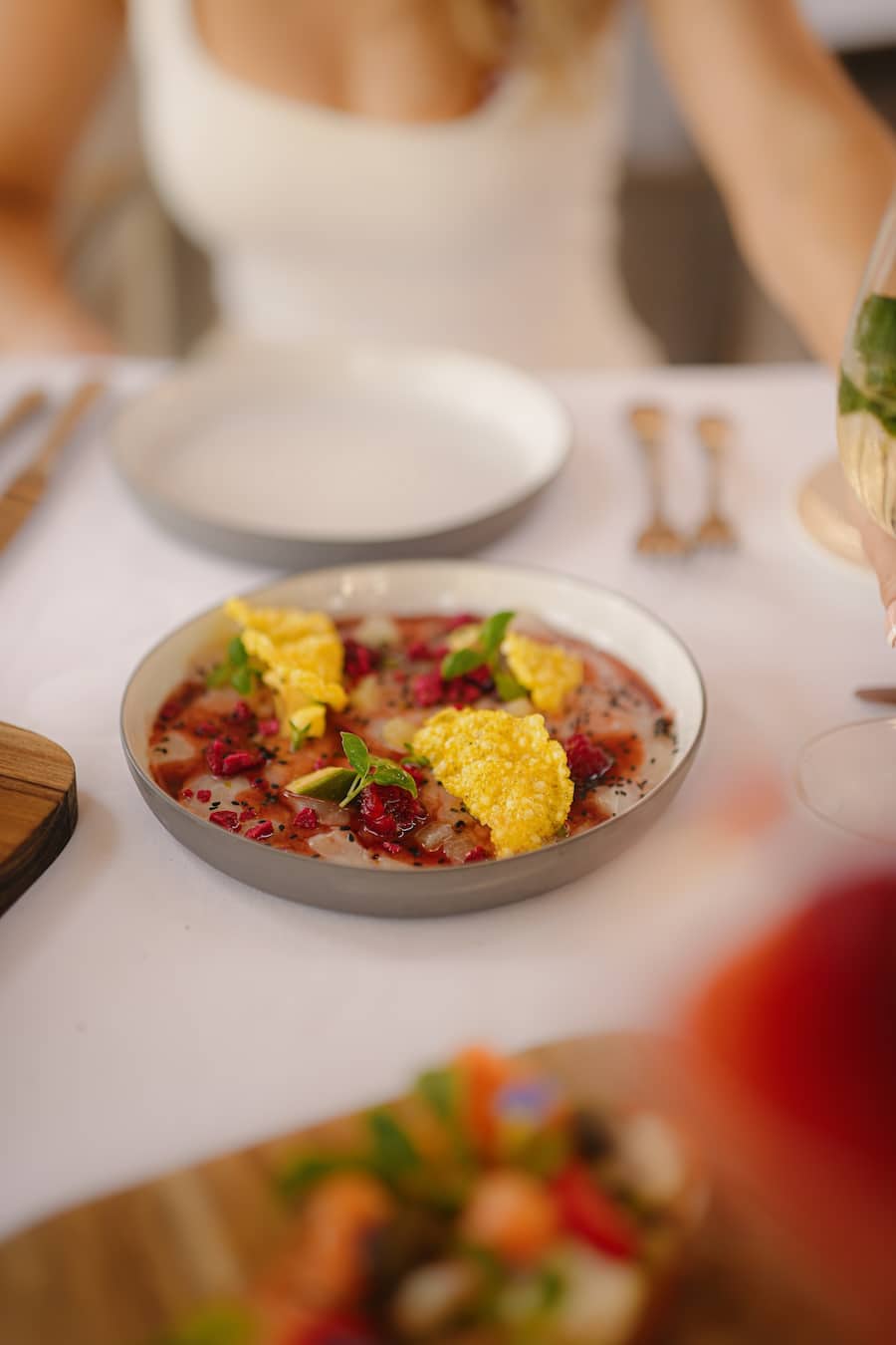 GAULTMILLAU-CHANNEL-RIVE-DROITE-HOTEL-DU-PRESIDENT-WILSON