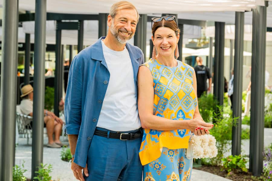 GaultMillau Garden Party 2025: CEO Cornèrcard Alessandro Seralvo und Nicole Knecht.Â