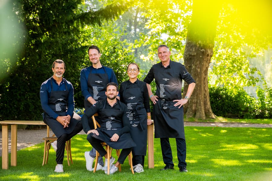 GaultMillau Garden Party 2025; Gruppenbild 19er Chefs: v.l.n.r. Andreas Caminada, Marcel Skibba, Marco Campanella, Tanja Grandits und Heiko Nieder.Â