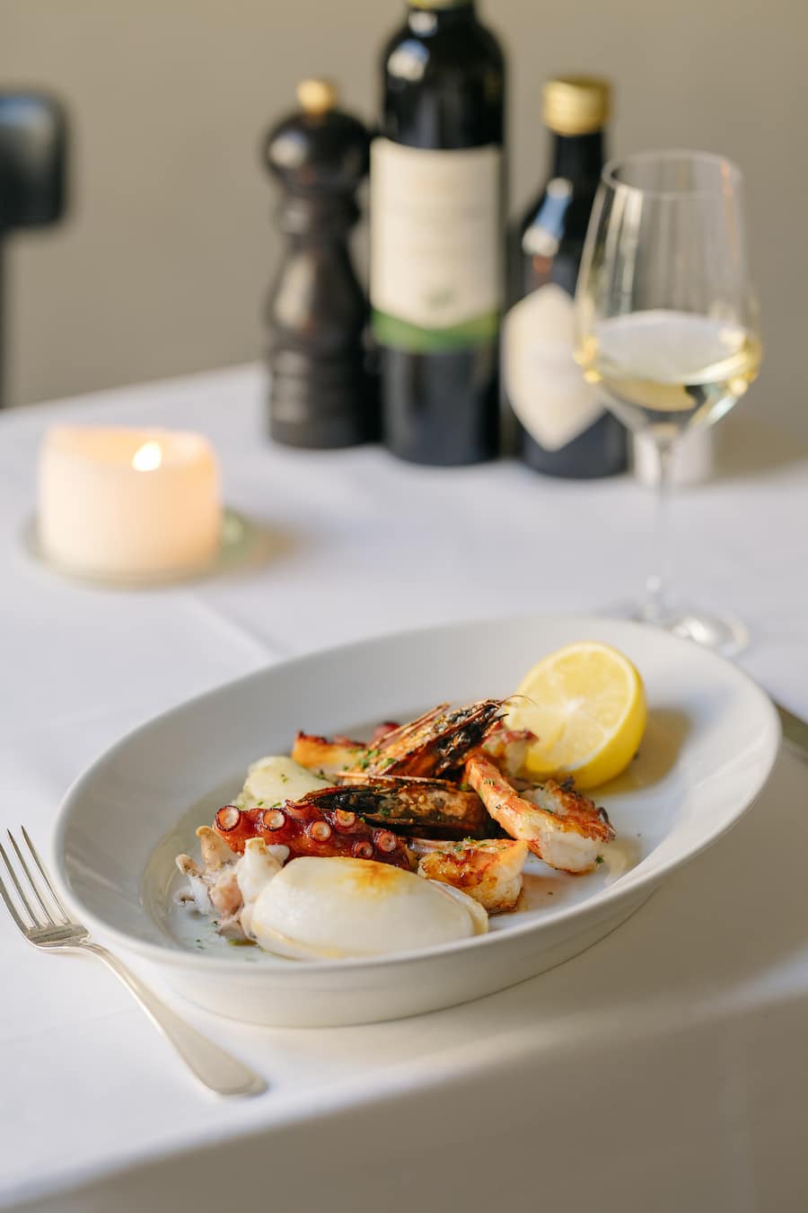 grigliata mista di mare: grillierte Riesencrevetten, Oktopus, Tintenfisch und Seeteufel - Lorenzini Bern -Bindella - 13. August 2025 - Copyright Olivia Pulver