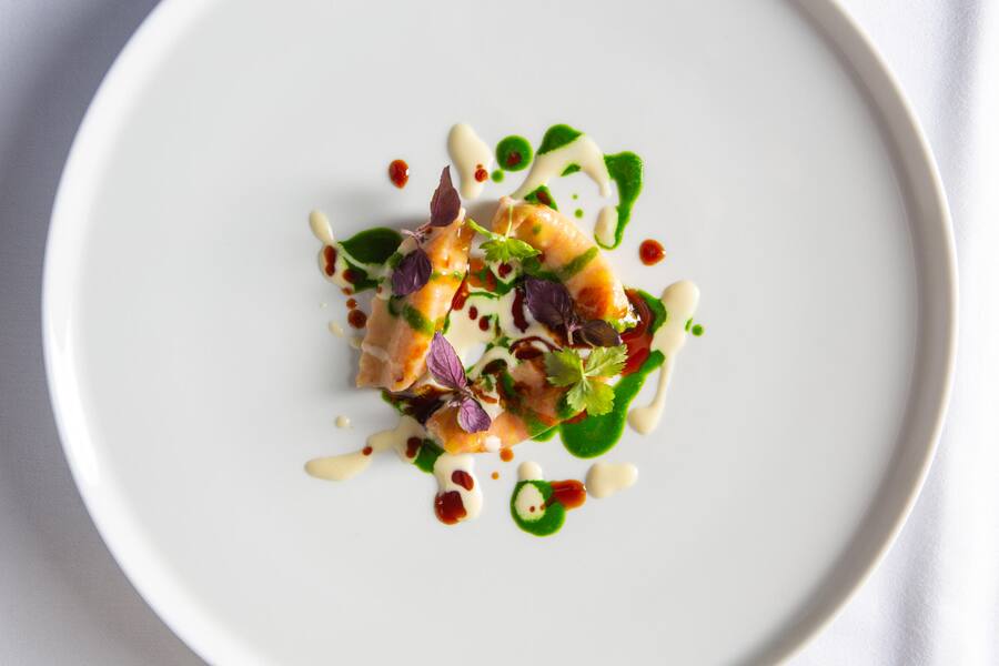 Agnolotti mit Lenker Bergblaukäse, Bergkräutern Kalbsjus Ristretto von Francesco Di Bartolomeis.