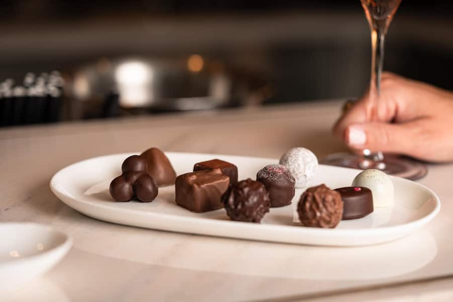 Tomas Prenosil, Sprüngli, Commesoie Die neue Hot Ten Pralinées-Collection, Sprüngli, Paradeplatz, Zürich, ZH Tomas Prenosil