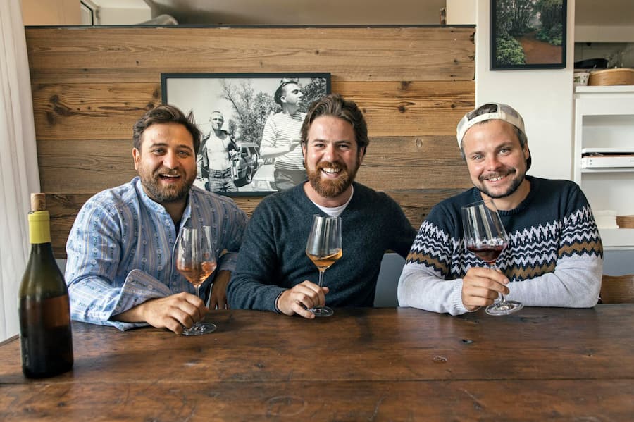 Freuen sich über den Coup: Die Scarpetta-Jungs Dimi, Luca und Fabian engagierten Pietro Spotti vom «Dal Mulin» als neuen Küchenchef.