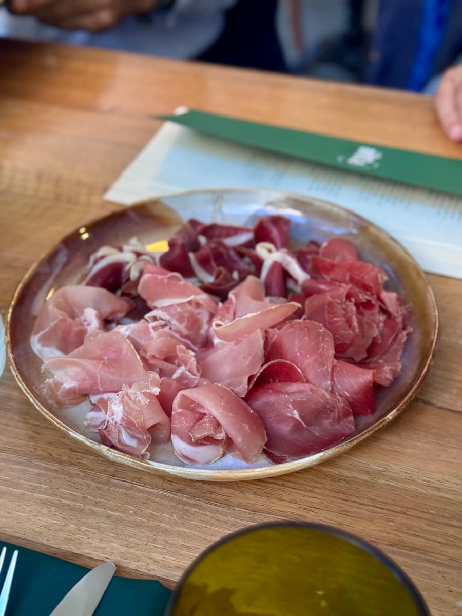 GAULTMILLAU-CHANNEL-GENEVE-AKTA